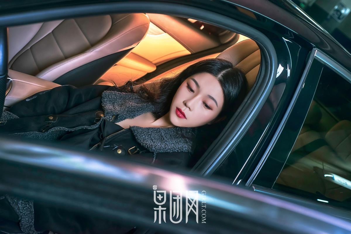 微微《美女vs豪车，你选择哪个！》 果团网Girlt No.107 写真